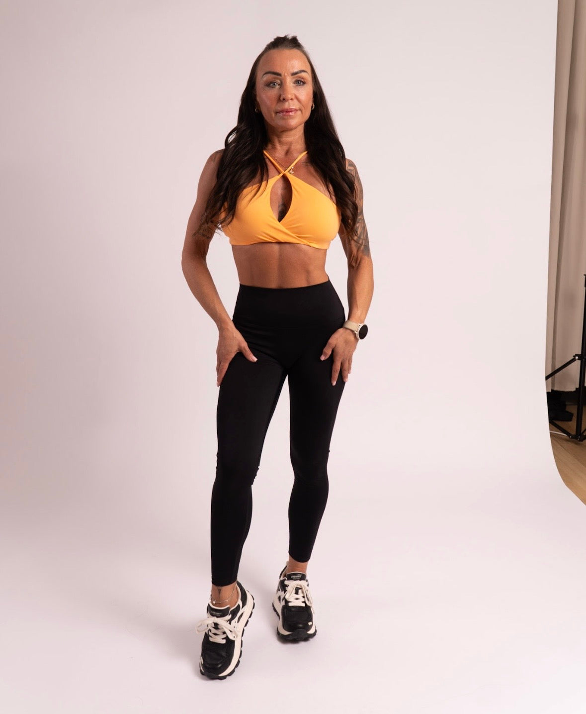 Essential cross neck twist crop